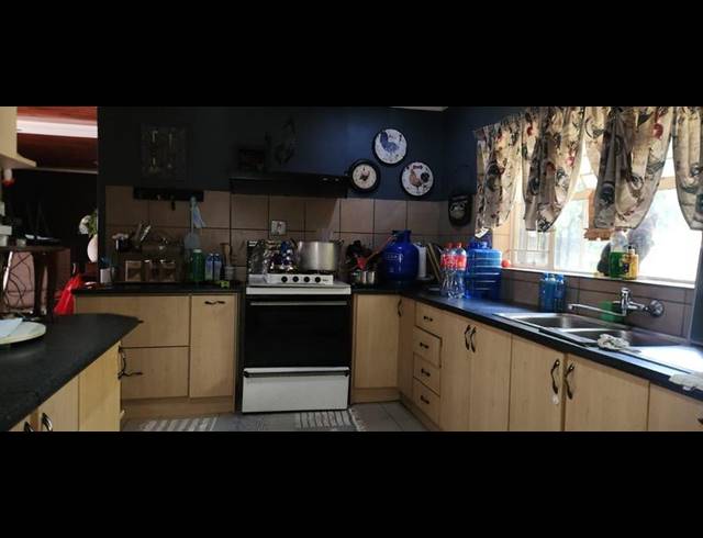 4 BEDROOM HOUSE FOR SALE IN SECUNDA CENTRAL